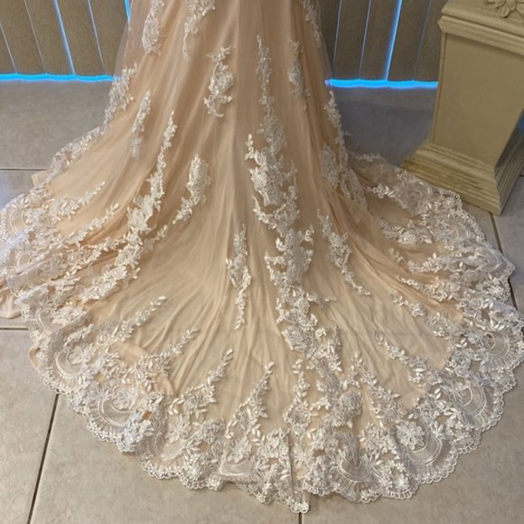 Stunning Ivory Lace & Blue Embellishments Formal Evening Gown… - Picture 11 of 15